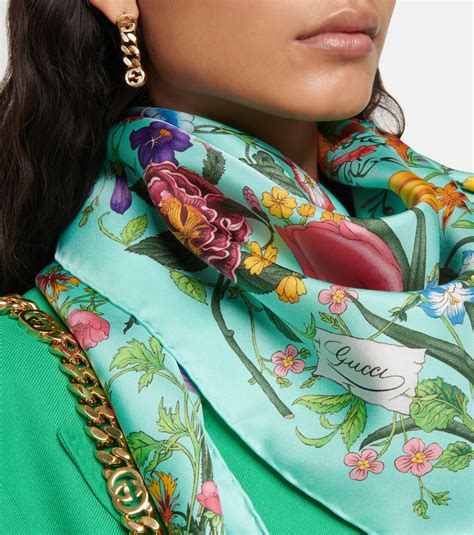 Foulard Gucci .